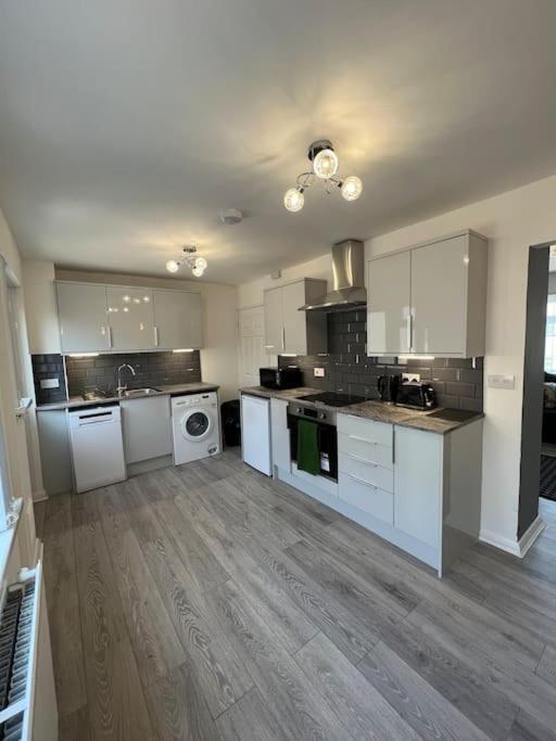 Welsh Getaway Home No 2 - 10 Mins To Bike Park Wales Merthyr Tydfil Exterior foto